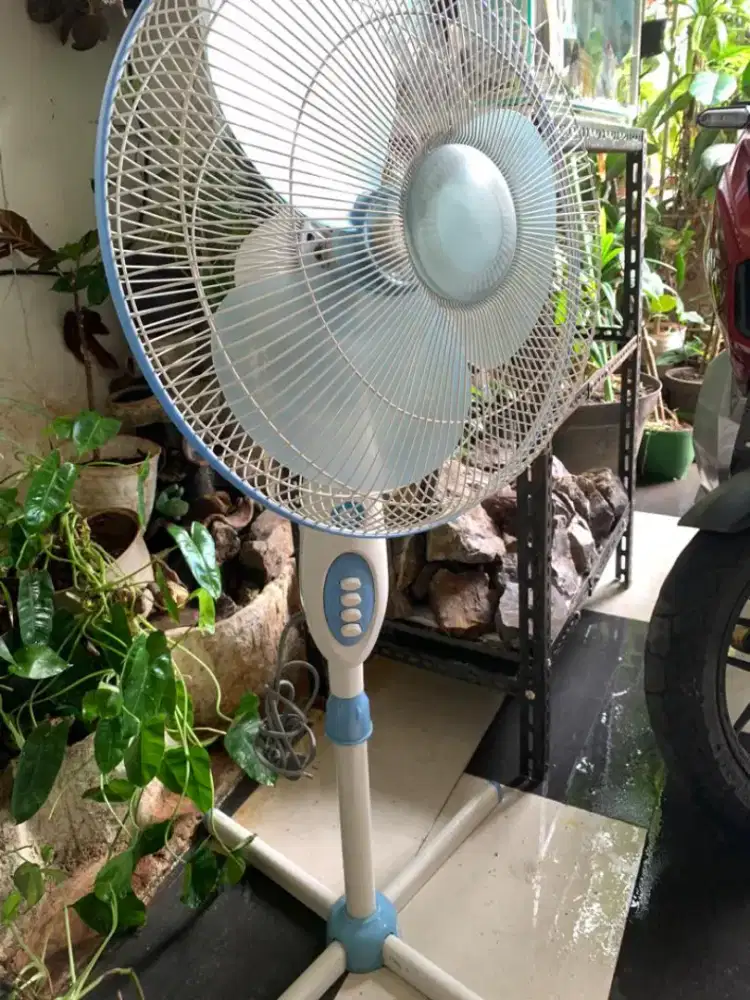 Jual kipas angin diri, kondisi masih mulus & bagus ,merek miyako