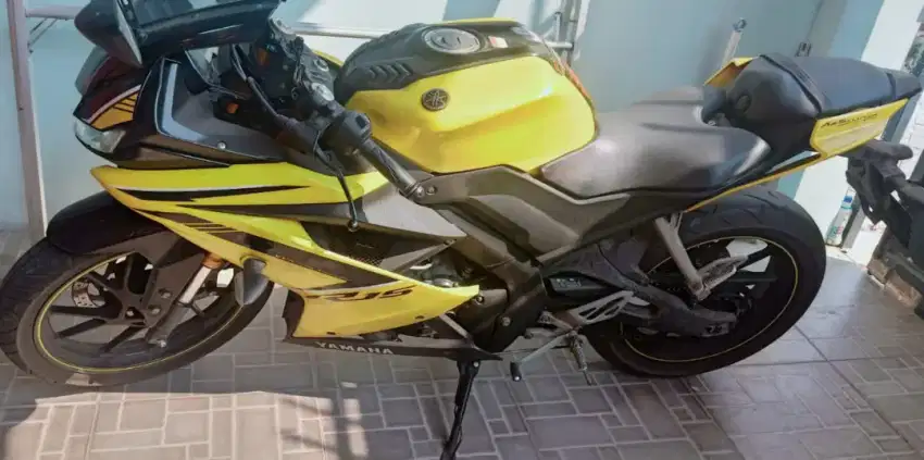 Di jual cepat Yamaha R15 masih terawat...