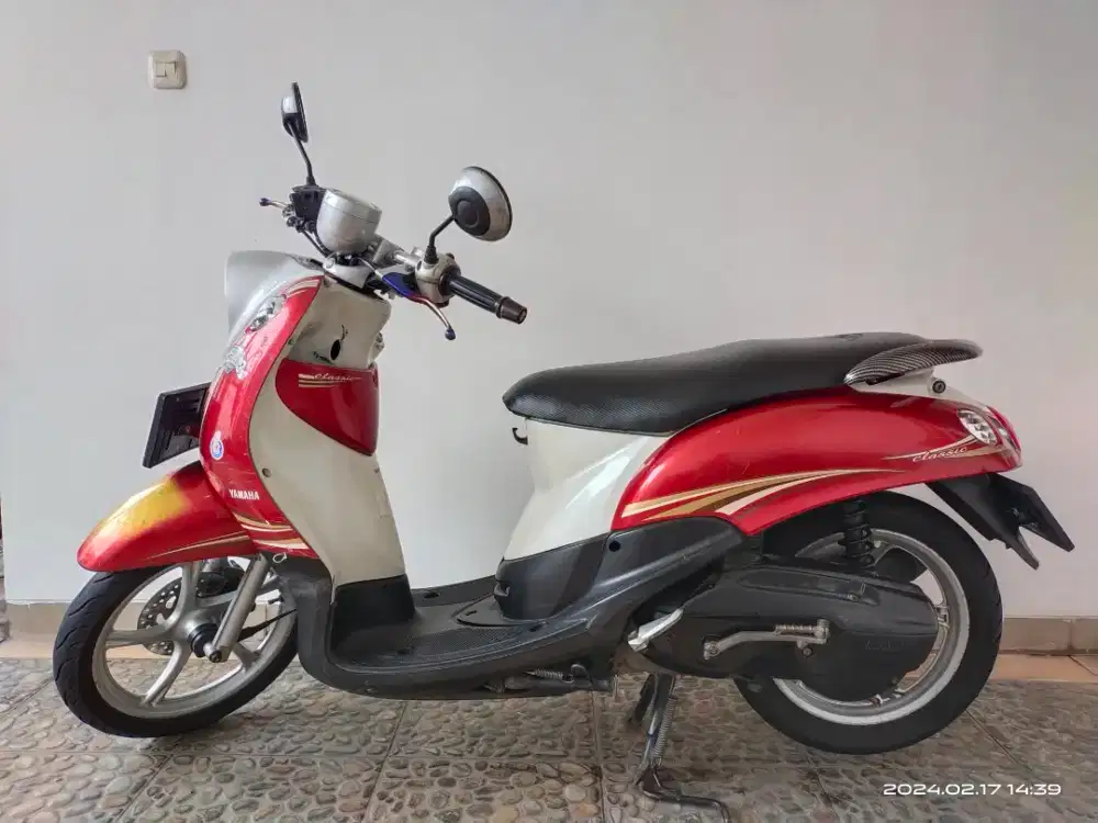 Yamaha Fino karbu classic retro minion