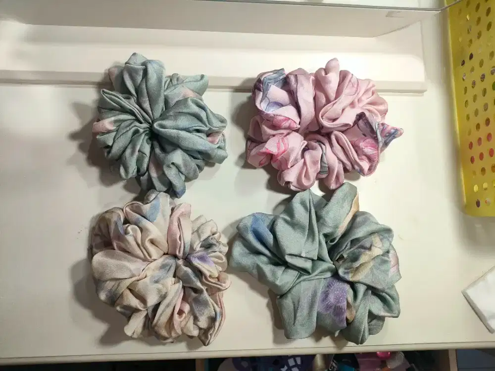 Scrunchies ikat rambut