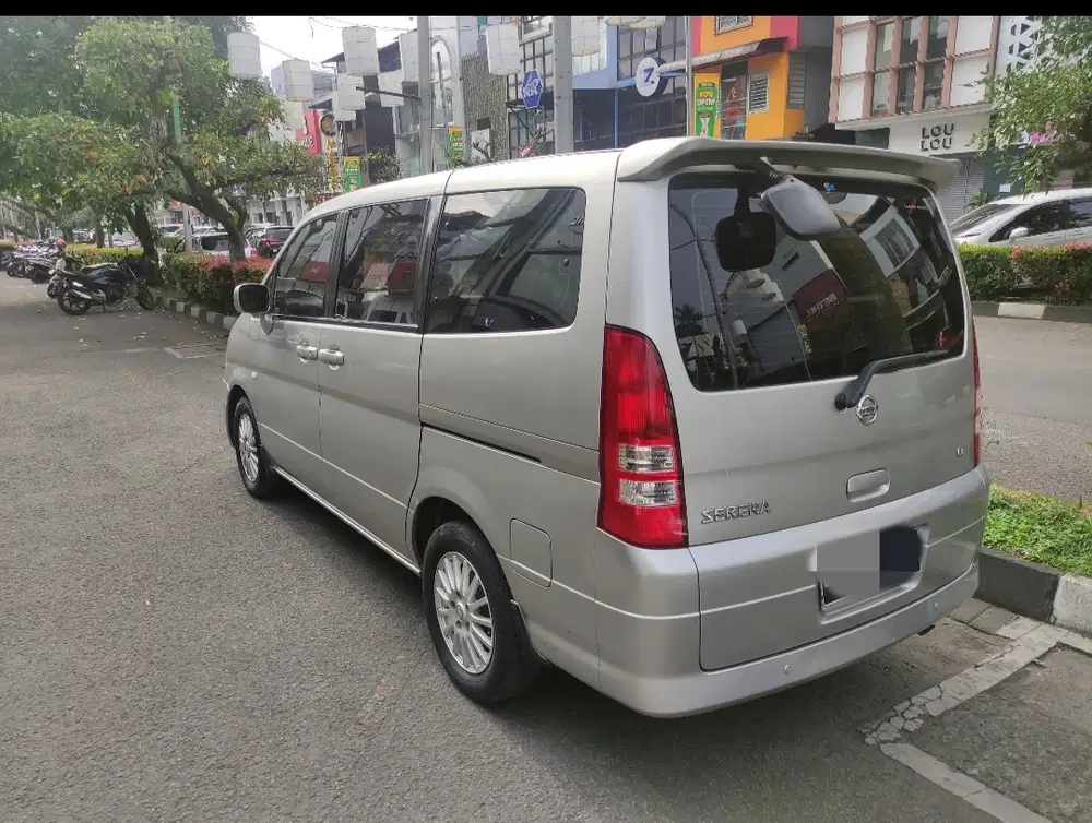 Nissan Serena 2011 Bensin