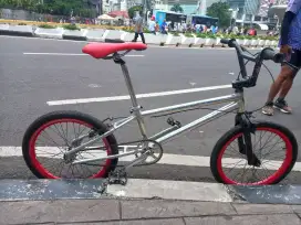 SEPEDA BMX ALLOY MULUS