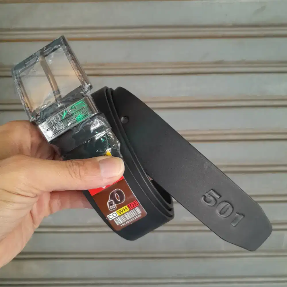 SABUK KULIT ASLI HITAM LEVIS 505