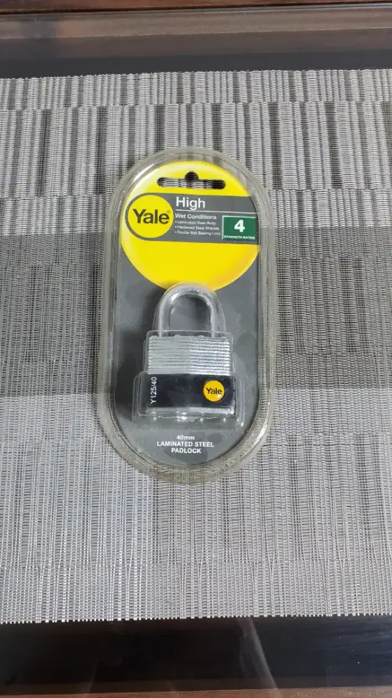 Gembok Padlock Yale Classic Y125/40 outdoor 40mm Laminated Steel