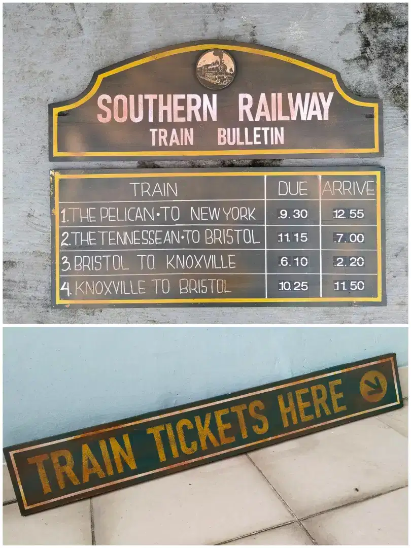 Walldecor Papan jadwal kereta bekas cafe retro vintage antik lawas