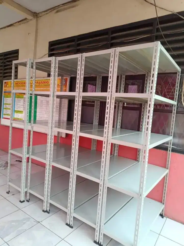 Rak besi siku lobang