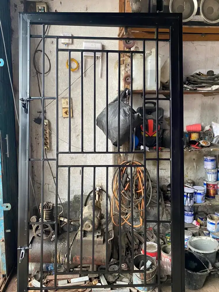 Pintu teralis minimalis
