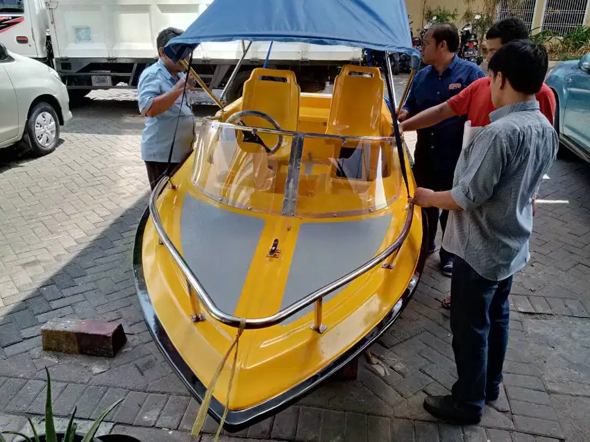 Speed Boat Penarik Banana Boat
