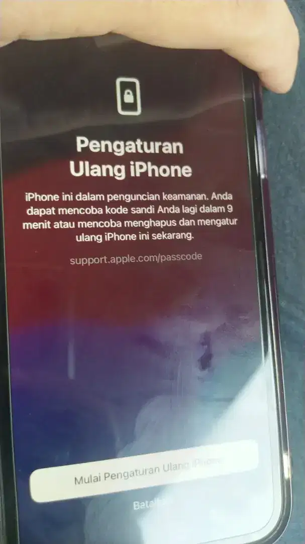 Di cari untuk di beli iphone terkunci lock icloud/rusak lcd dll