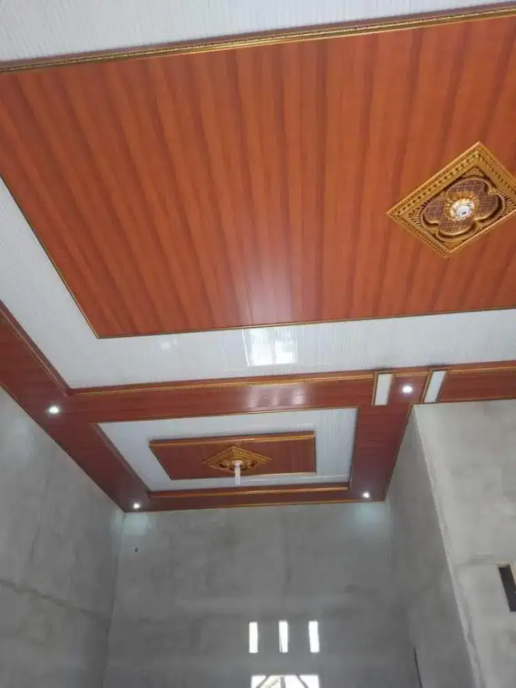 Plafon pvc Terpasang serat kayu promo pemasangan ahir tahun bnyk bnus