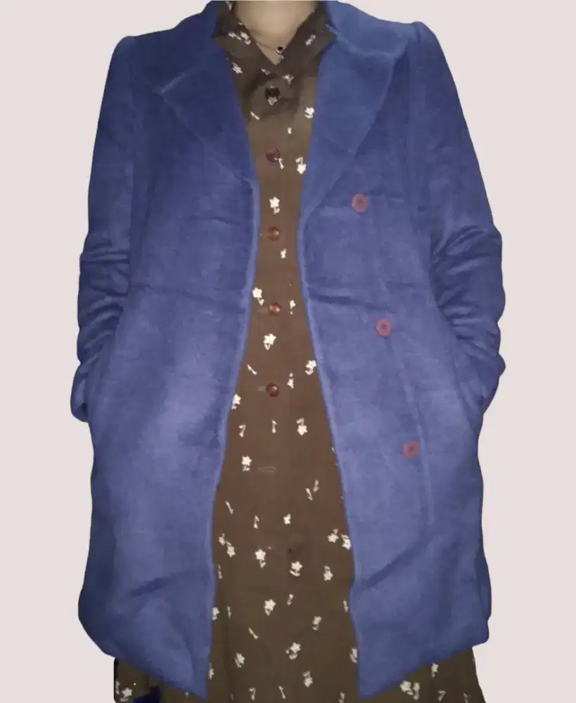 Coat Wool Lembut warna Biru brand JOINUS.Like New