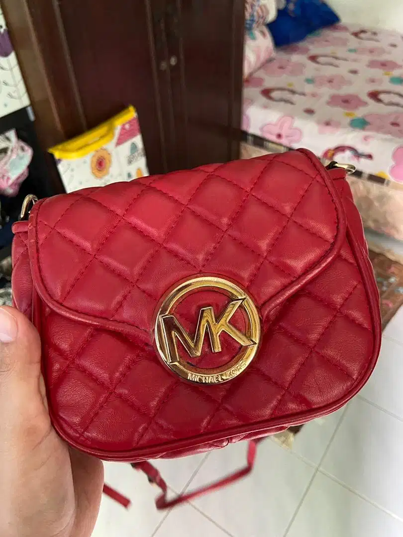 Tas Sling Michael Kors