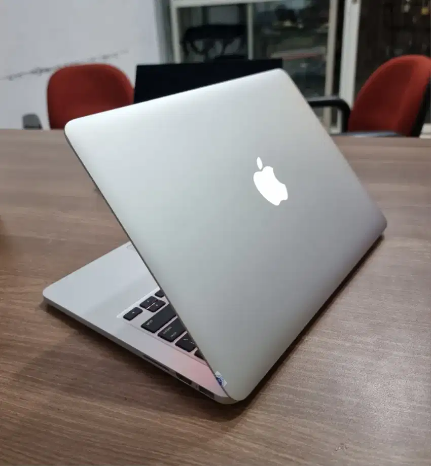 Laptop Desain dan Ngedit Macbook Pro Corei5 RAM 8GB SSD 256GB