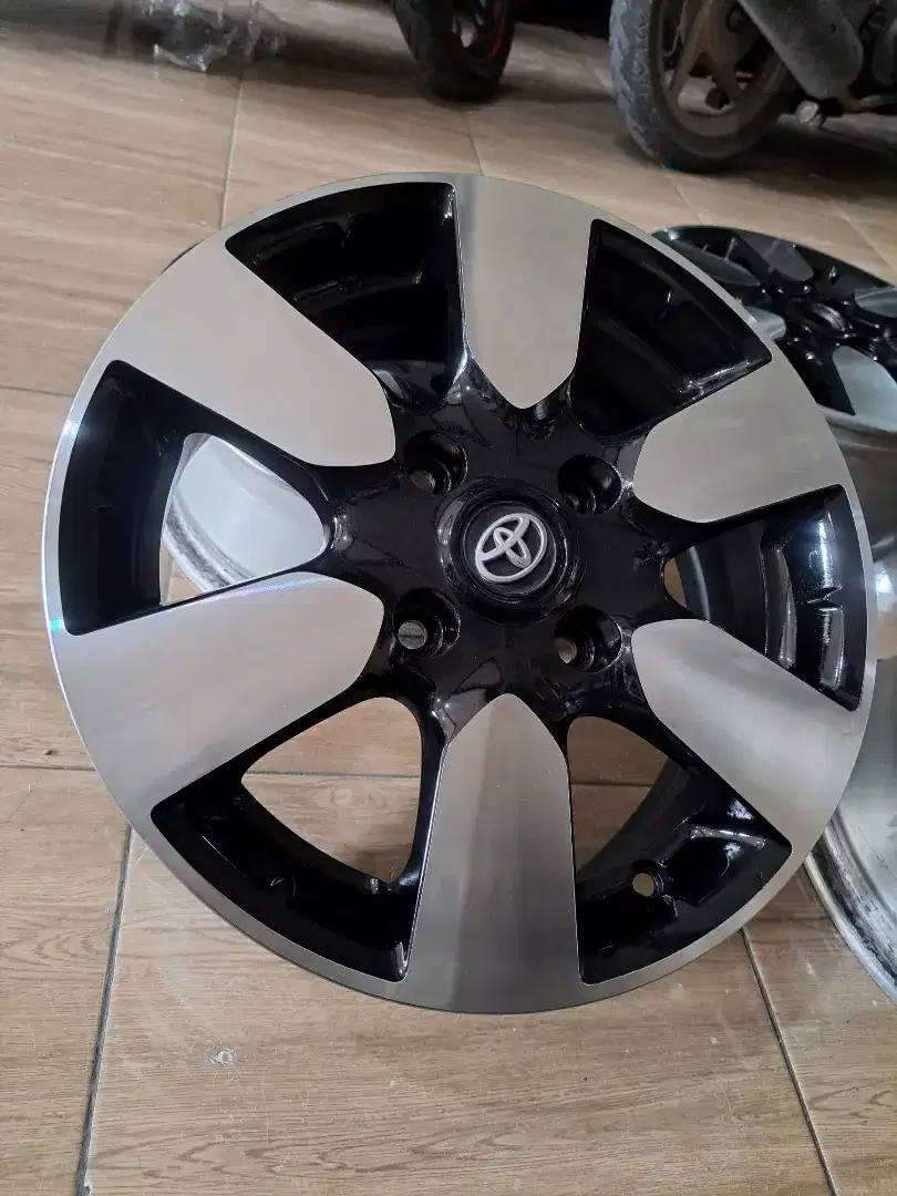 Velg oem nissan livina R15 pcd 4x114 lebar 55 et 45