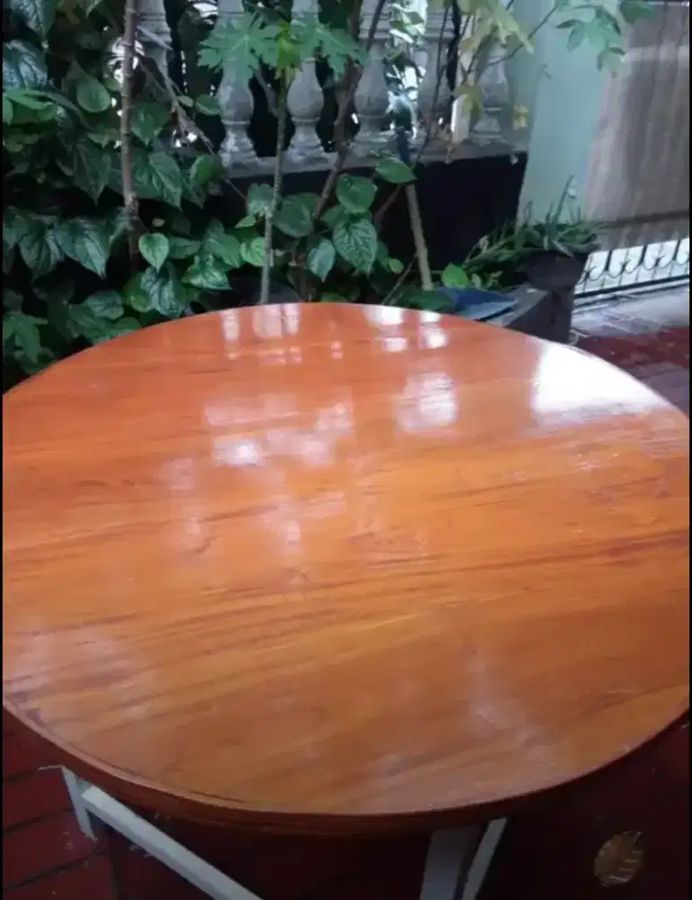 Meja makan kayu Mahoni