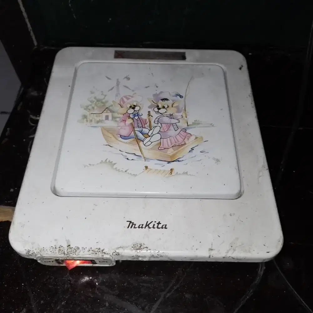 Kompor listrik Makita