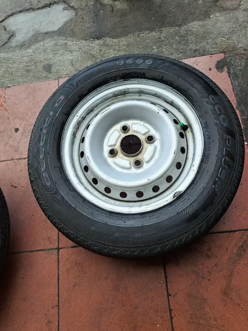 Velg berikut ban r14 serep xenia atau avanza