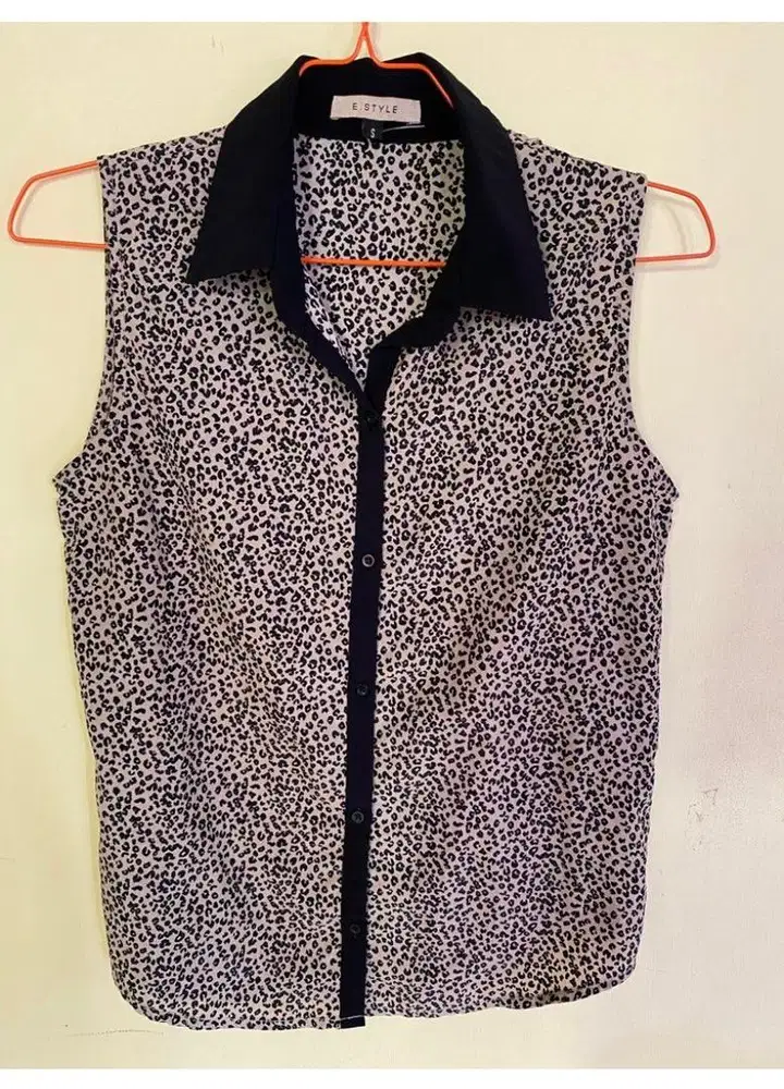 Kemeja wanita lengan pendek