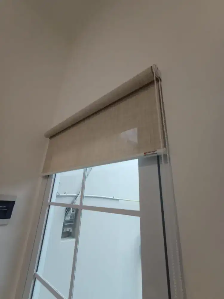 Roller blinds tirai gulung