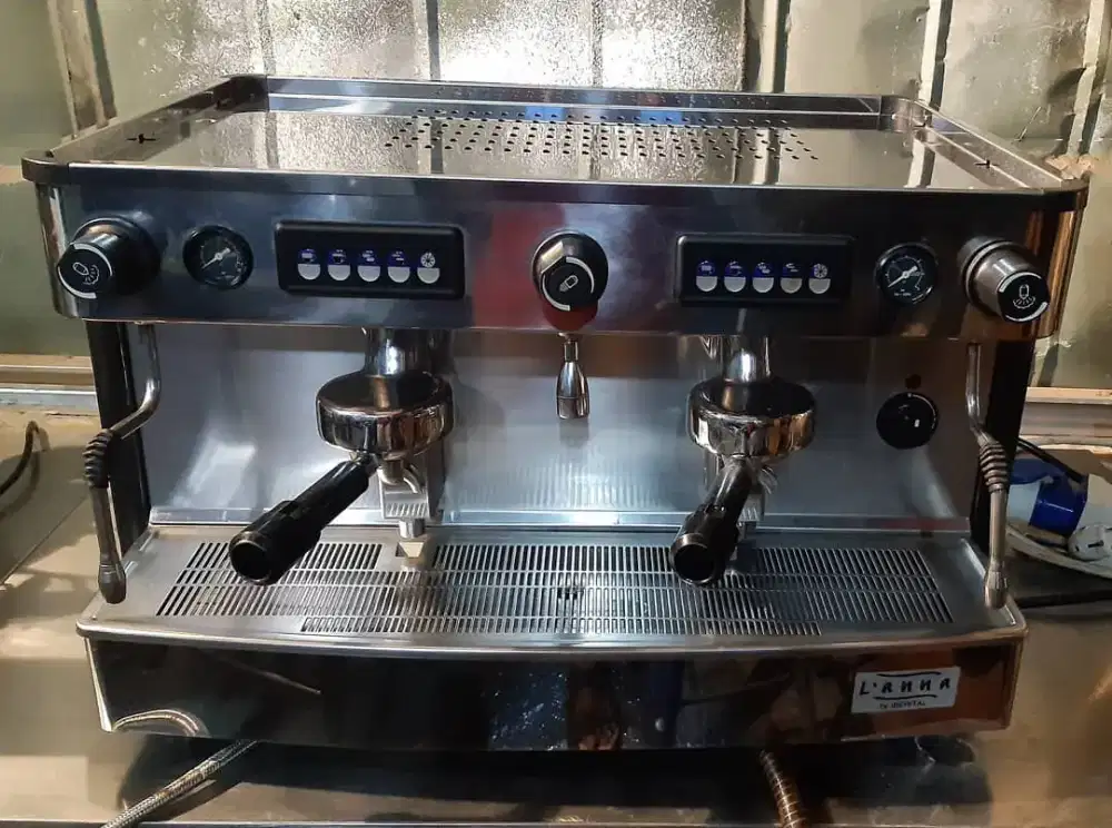 Mesin Espresso Profesional – Bikin Kopi Seenak Barista di Rumah