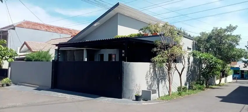 Rumah Hoek Di Taman Pajajaran Bogor Timur Hadap Barat