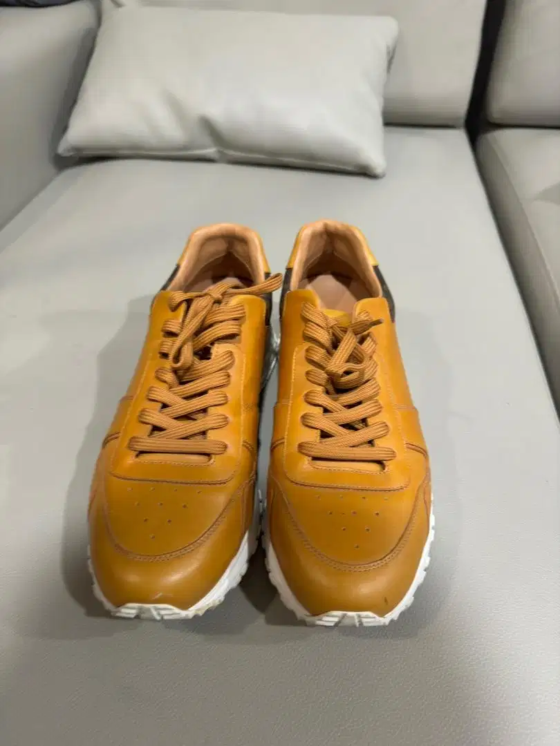 Louis Vuitton Tan/Monogram run away sneakers