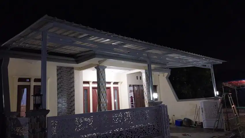 Kanopi baja ringan