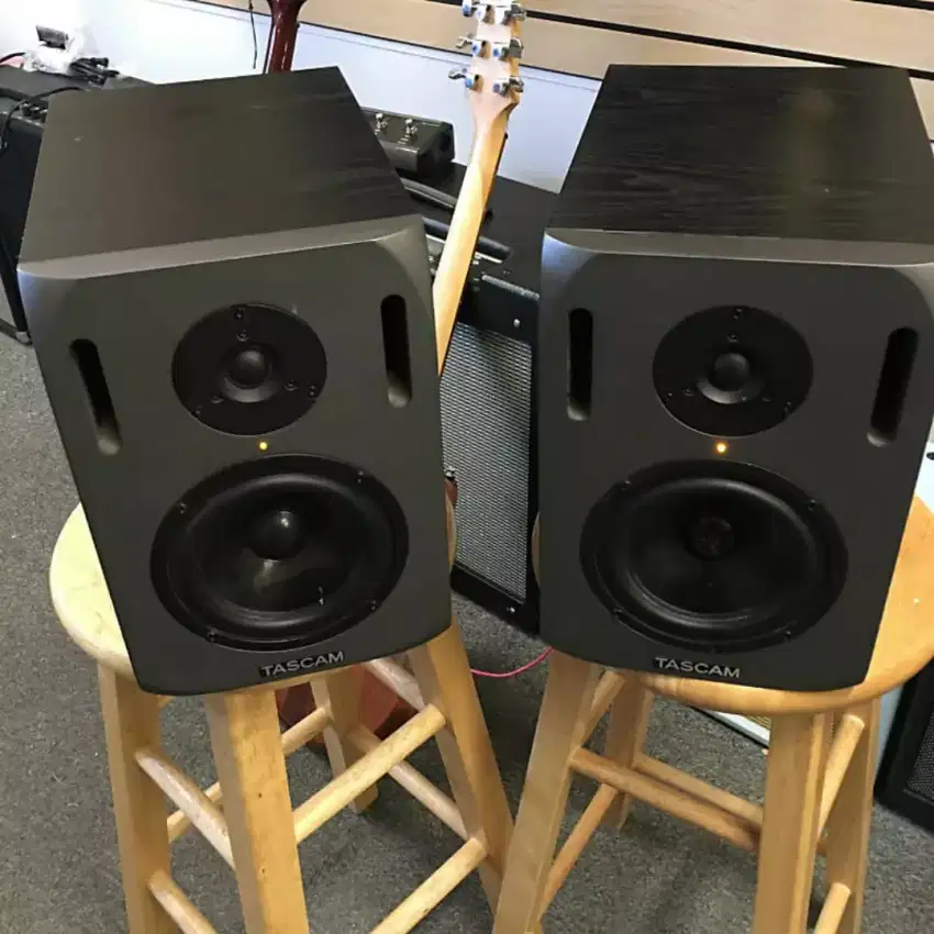 TASCAM VL-A5 SPEAKER MONITOR