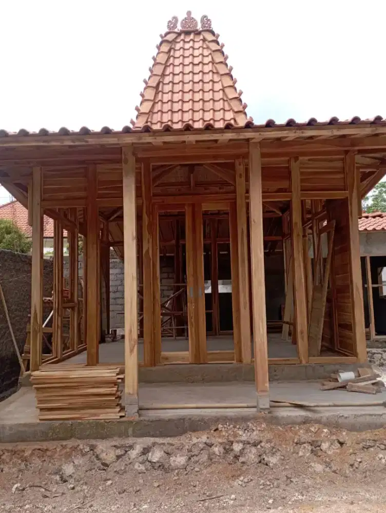 Rumah kayu jati ukuran 5x5 meter kombinasi kaca