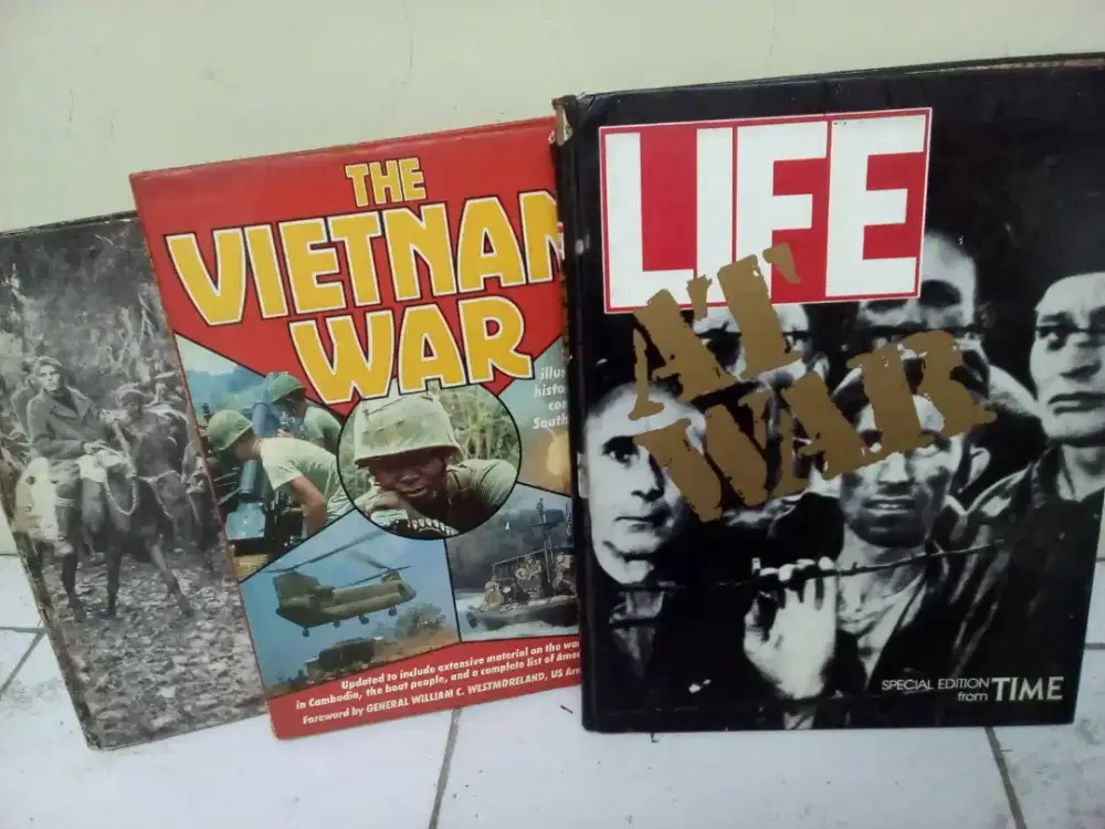 Buku perang vietnam