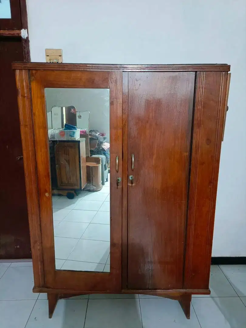 Lemari Pakaian 2 Pintu Kayu Jati Lama