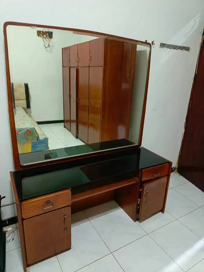 Meja Rias Kayu Jati Lama