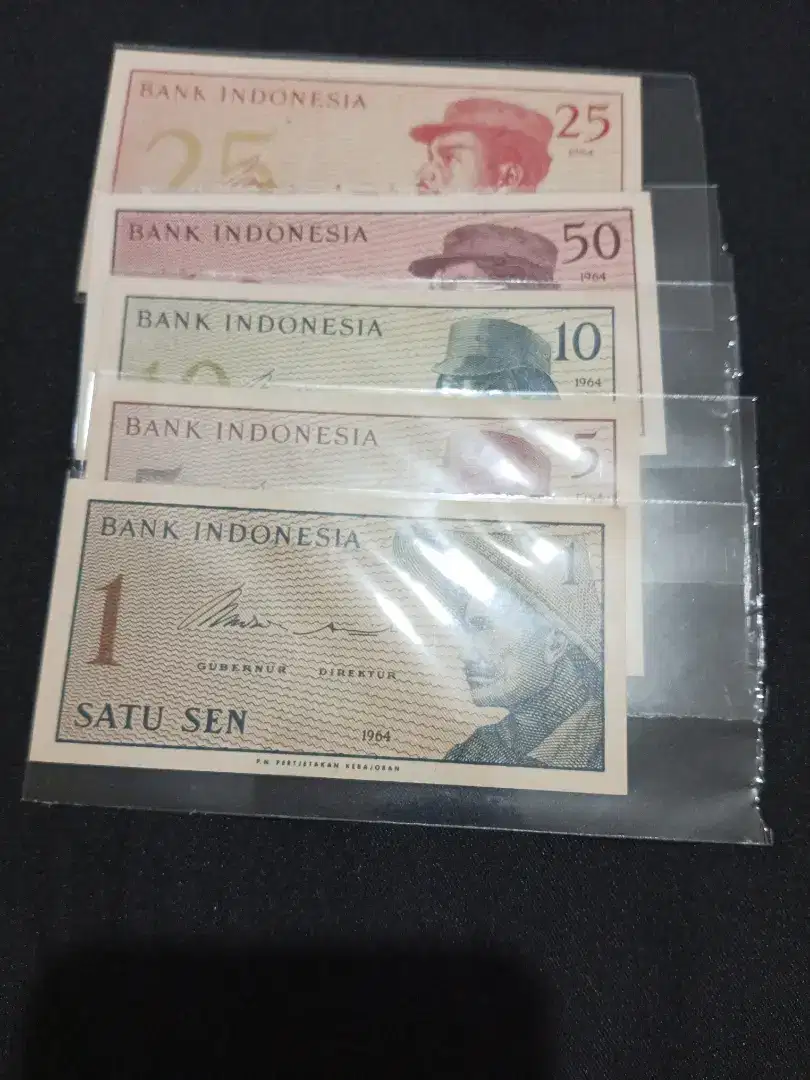 Set dwikora UNC