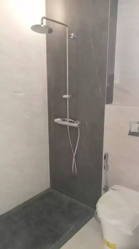 Jasa pasang granit dan keramik