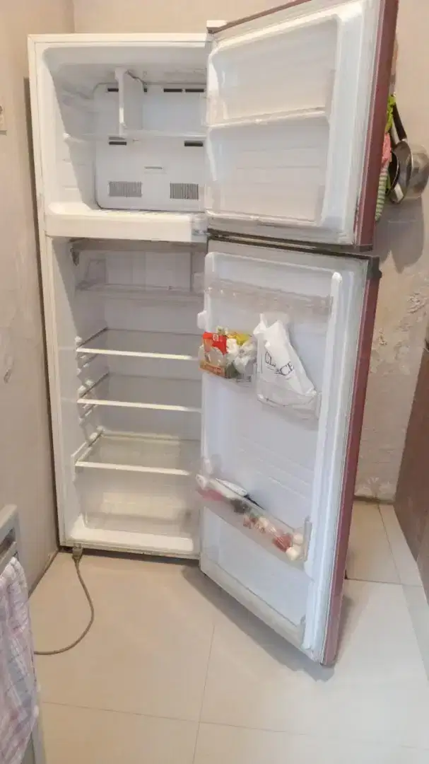 service ac ,kulkas,M cuci,instal listrik,CHILLER,freser ,sanyo.