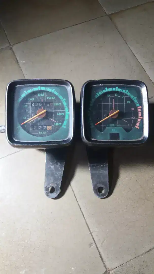 Speedometer/Tachometer Suzuki