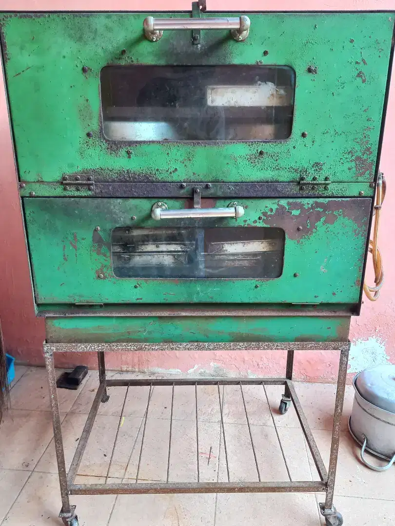 Oven gas warna hijau