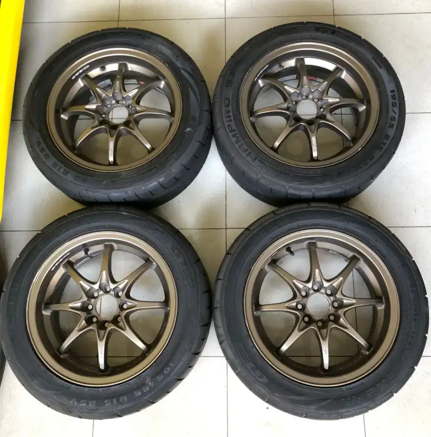 Velg volkrays ce 28nrs
Ring 15 Original japan