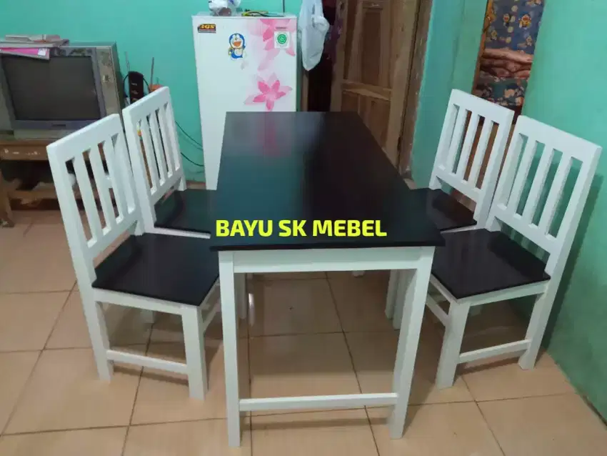 Set meja kursi makan minimalis