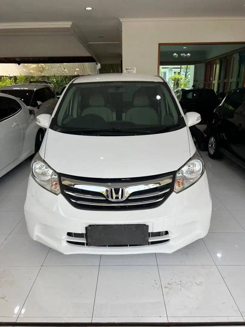 honda freed (LOW KAEM)