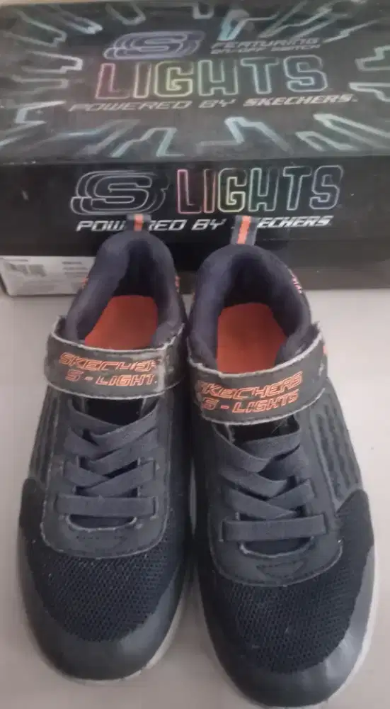 Sepatu skechers sz 31