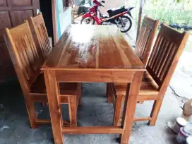 Meja makan kayu jati