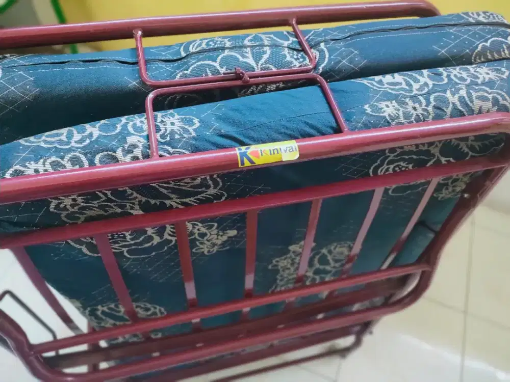 TEMPAT TIDUR BESI LIPAT