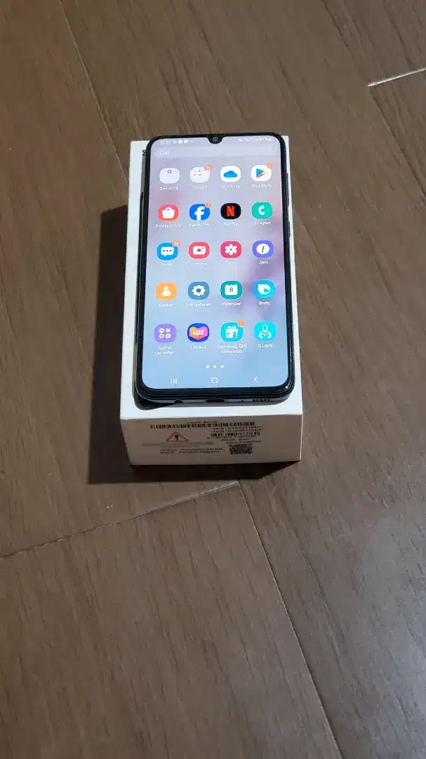 Samsung Galaxy A70 internal 128 ram 6 ex SEIN