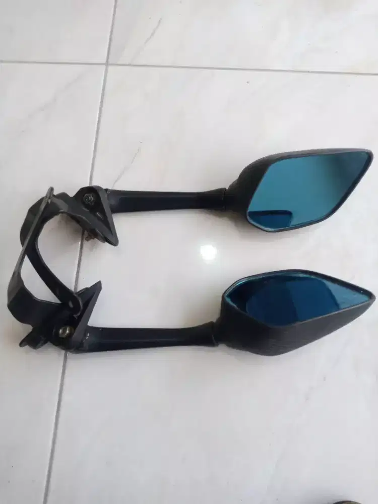 Spion r15 bisa buat motor Nmax sudah ada breketnya tinggal pasang saja