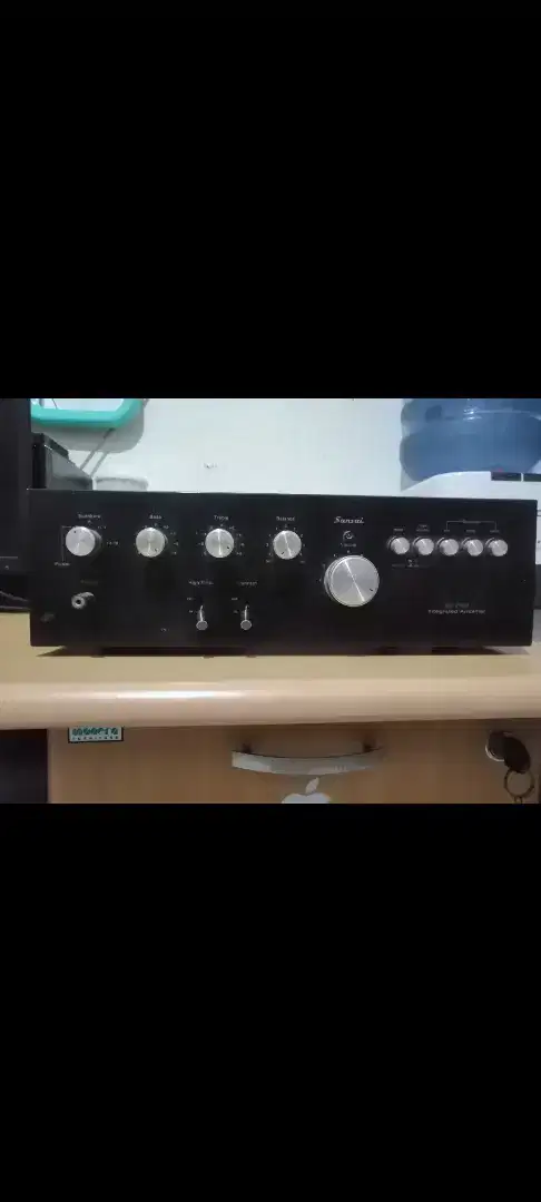 Amplifier SANSUI