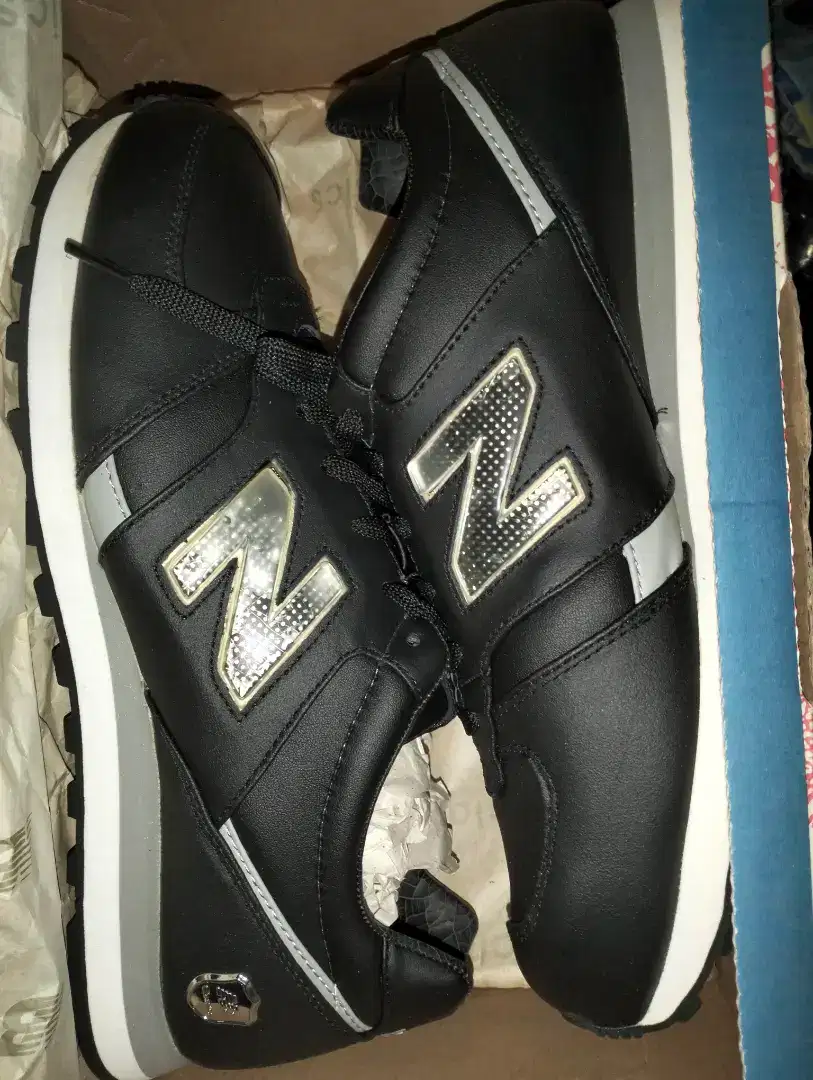 SEPATU NEW BALANCE ORIGINAL KONDISI BARU SIZE 46