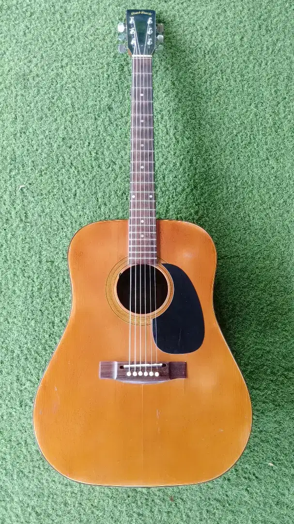 Gitar akustik Vintage Grand Suzuki W100 1970 ,sound hole bocel dikit