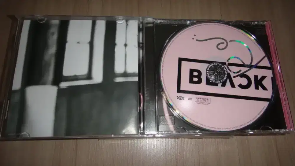 Dvd jisoo from samsung a80 blackpink, oakley