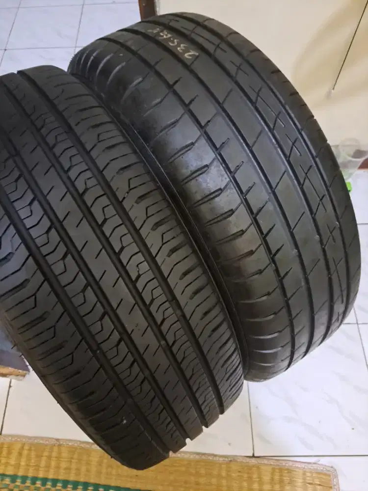 R18 235 60 masih like new 2pcs